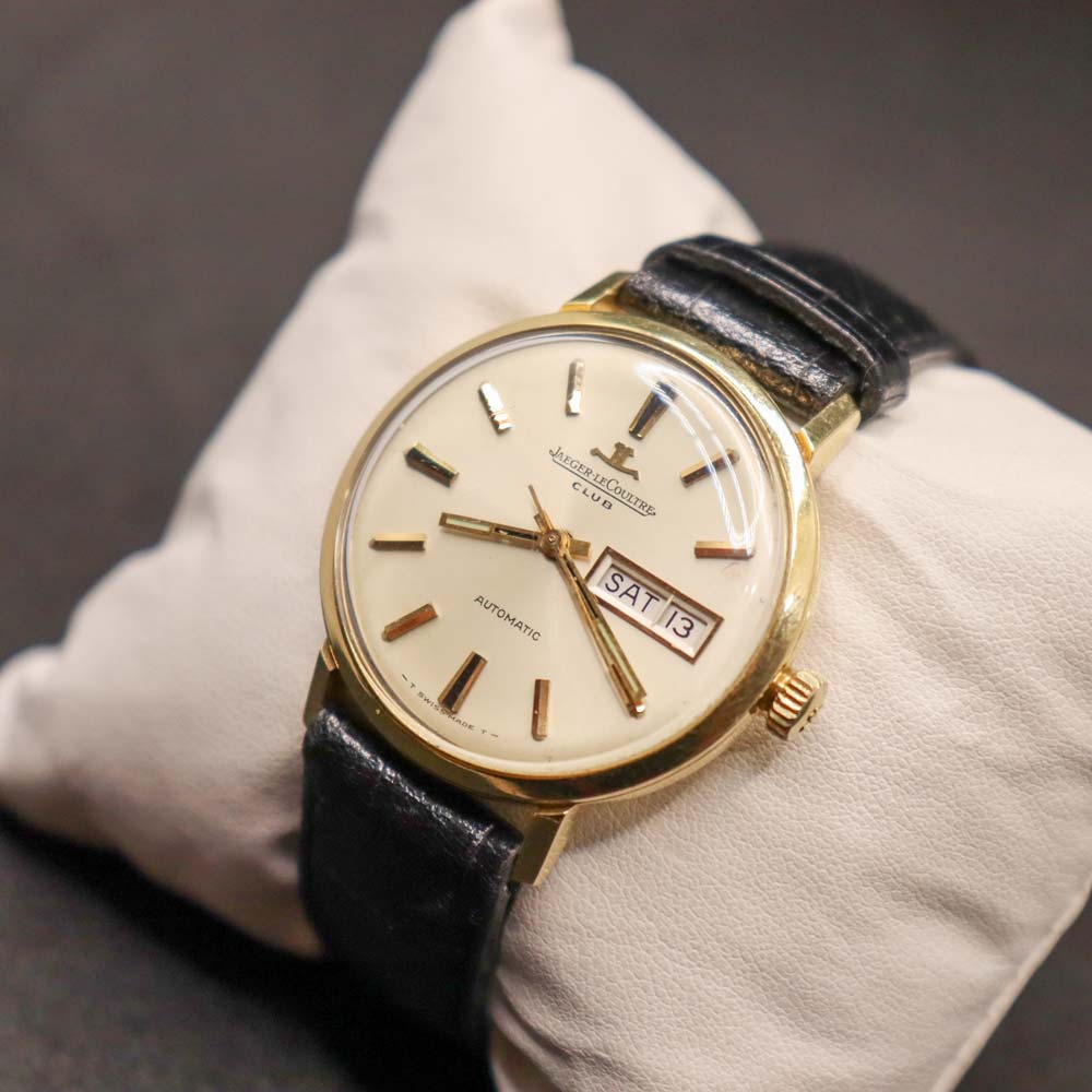 Jaeger Le couture club day date 18k gold E300105 The Watch Locator